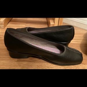 NWOT A2 black flats